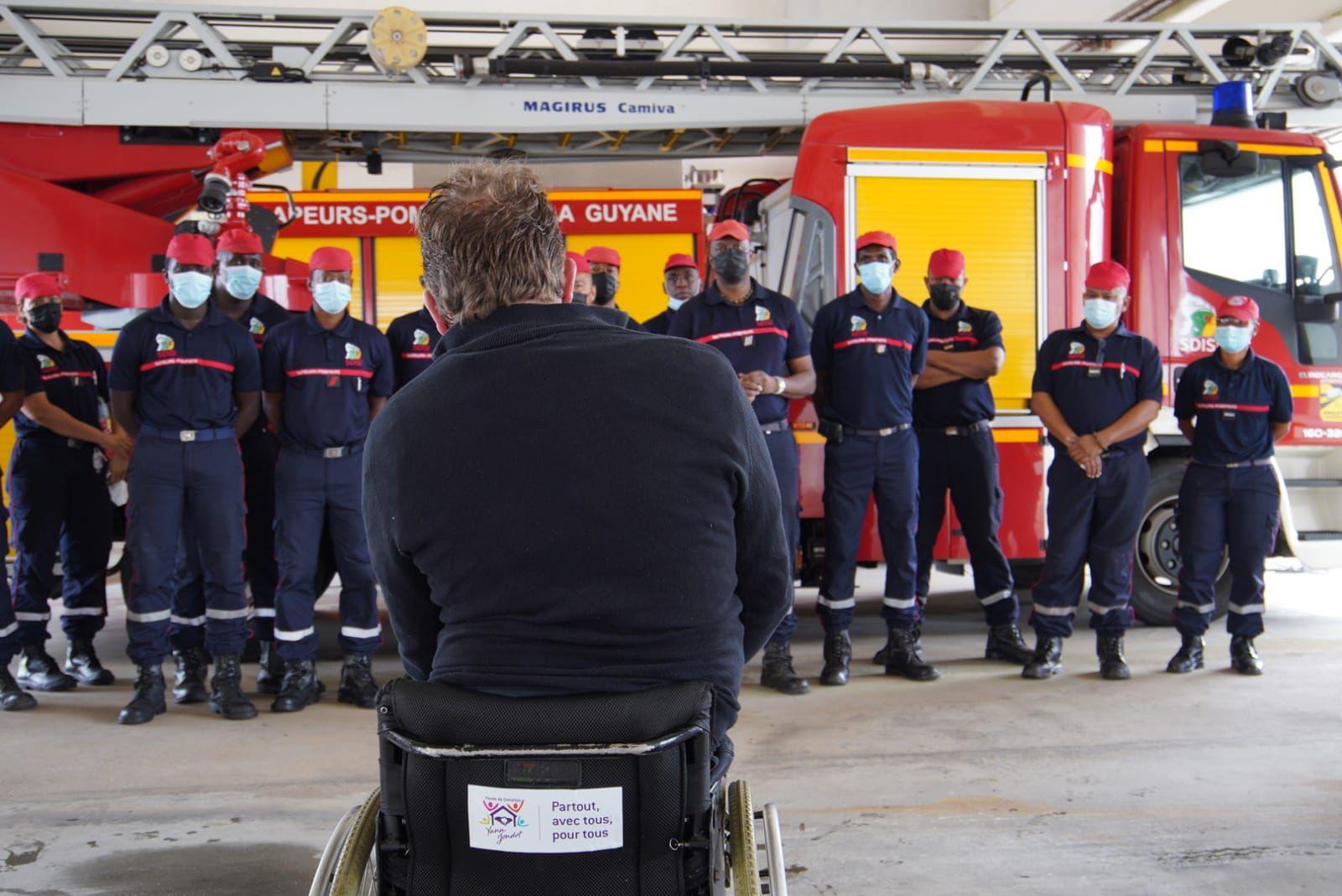 You are currently viewing Jour 11 – Remise du Casque d’Argent aux pompiers de Cayenne