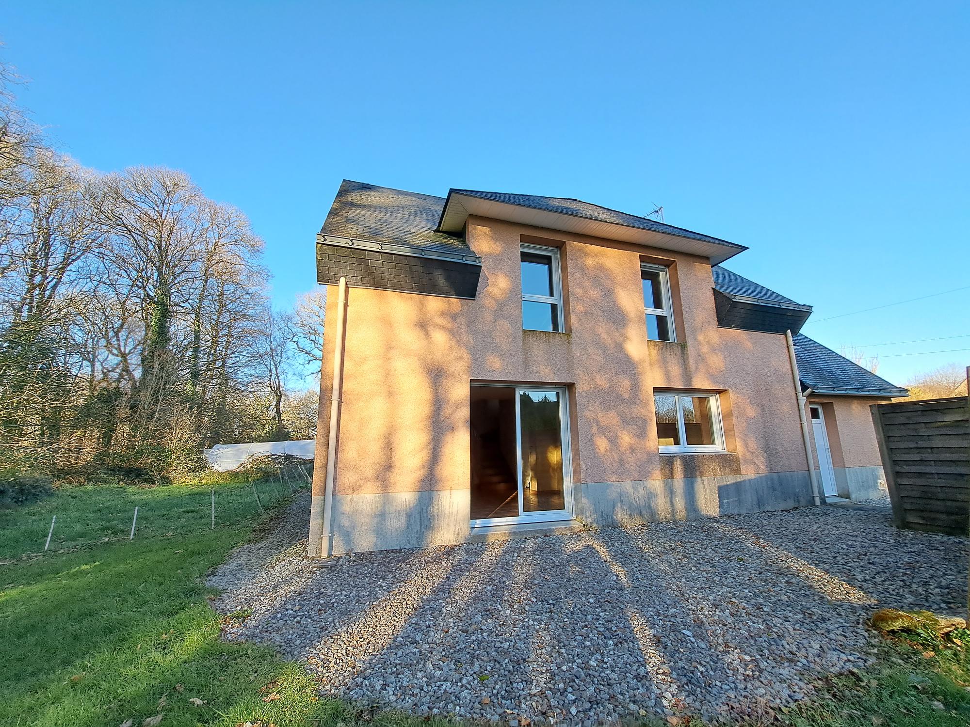Lire la suite à propos de l’article Maison T5 – GUISCRIFF 56 – Réf. : 282-02